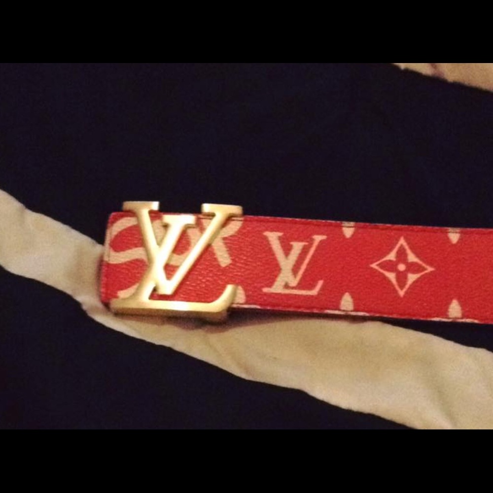Louis Vuitton supreme belt